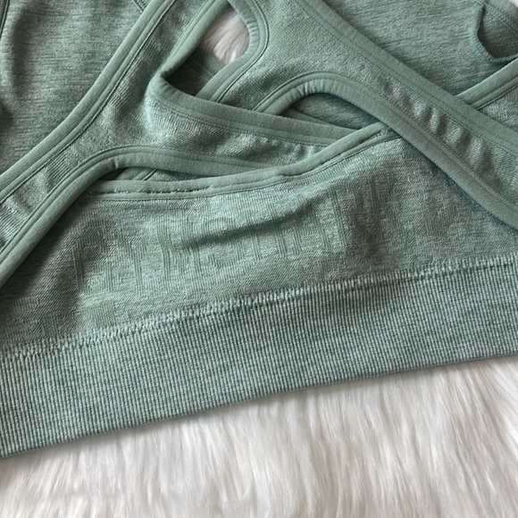 GYMSHARK CAMO GREEN SPORTS OG SPORTS BRA - Picture 7 of 7